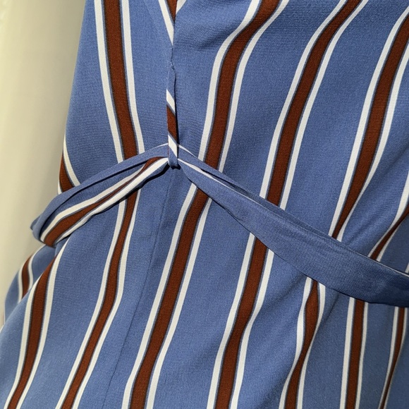 Striped Blouse - Picture 4 of 4